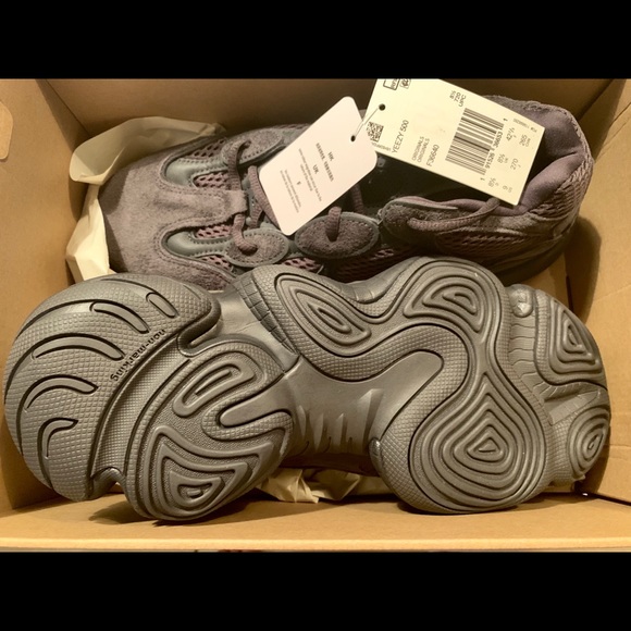 Yeezy Black 500 - Picture 3 of 5